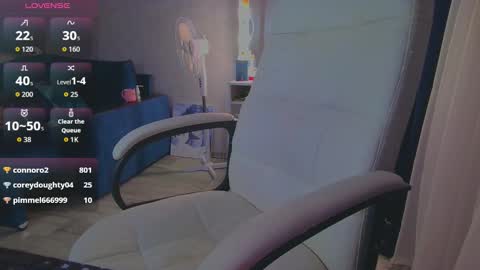 Snapshot of _pink__rabbit_ chatting on 09.19.25 Ilona online show from 09.19.25