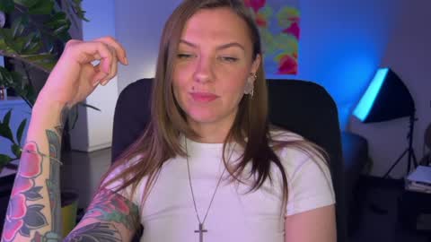  HADLY today day-off see u online 0112  online show from 12.14.24