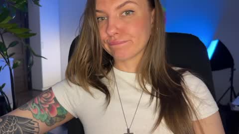  HADLY today day-off see u online 0112  online show from 12.14.24