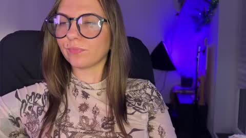  HADLY today day-off see u online 0112  online show from 12.16.24