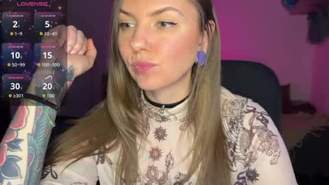  HADLY today day-off see u online 0112  online show from 01.21.25