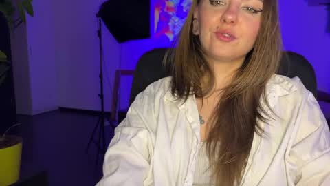  HADLY today day-off see u online 0112  online show from 01.28.25