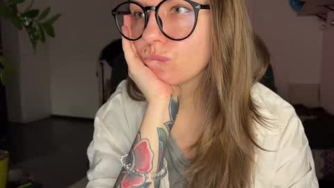  HADLY today day-off see u online 0112  online show from 02.23.25