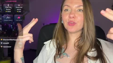  HADLY today day-off see u online 0112  online show from 03.11.25