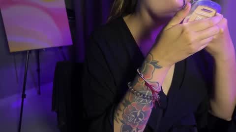  HADLY today day-off see u online 0112  online show from 11.19.25