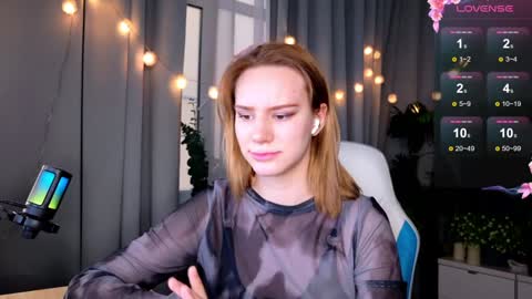 Snapshot of _ramona__ chatting on 12.28.24 im Amy online show from 12.28.24