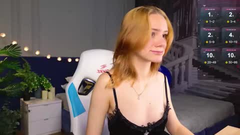 Snapshot of _ramona__ chatting on 09.26.25 im Amy online show from 09.26.25