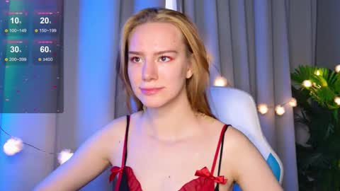 Snapshot of _ramona__ chatting on 10.02.25 im Amy online show from 10.02.25
