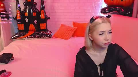 Merlizz Eva Jane Mila Nicole  left to right  online show from 10.28.25