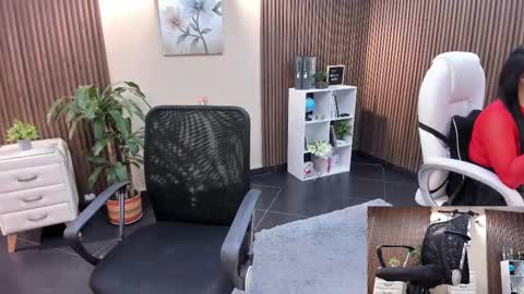 Snapshot of _redfoxxx_ chatting on 09.16.25 You can tell me Mariana online show from 09.16.25