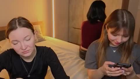 Snapshot of _reverse_gang_ chatting on 02.26.26 LISSAPVT IS OPEN online show from 02.26.26