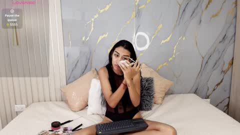 SAMARA SMITH  online show from 11.21.25