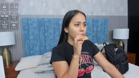 Snapshot of _sammy_fit chatting on 09.30.25 Antonella online show from 09.30.25