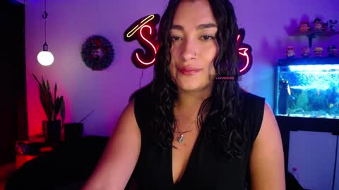 Snapshot of _santalove_ chatting on 01.06.25 SantaLove online show from 01.06.25