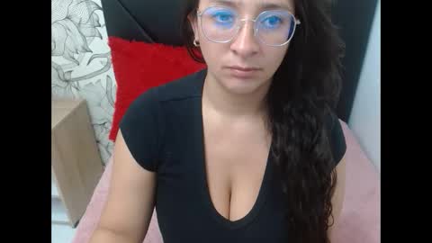 Snapshot of _saraximena_ chatting on 04.23.26 _saraximena_ online show from 04.23.26