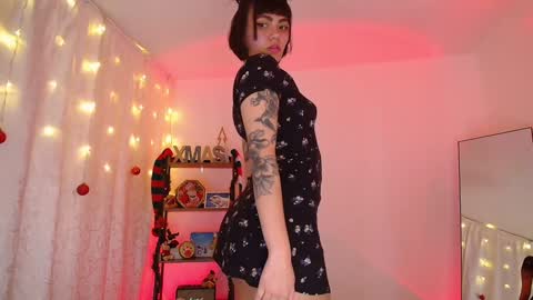 Laura online show from 12.15.24