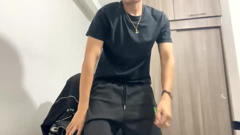 Juan Pablo-independent model online show from 02.10.25