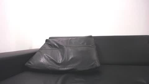 Juan Pablo-independent model online show from 02.26.25