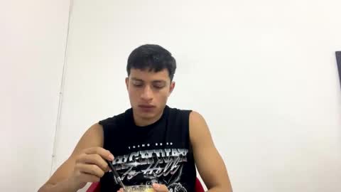 Juan Pablo-independent model online show from 11.22.25