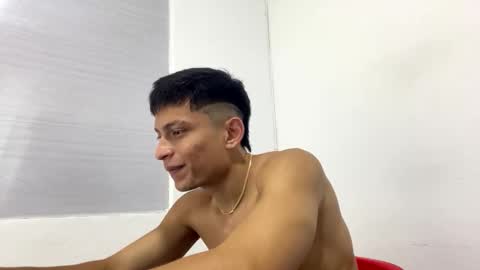 Juan Pablo-independent model online show from 12.04.25