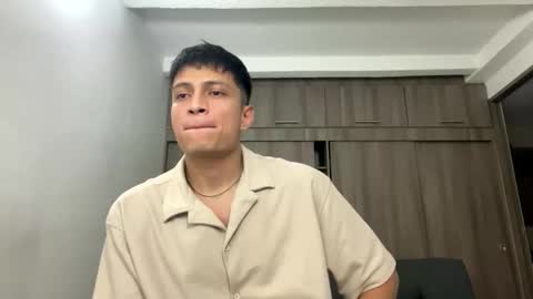 Juan Pablo-independent model online show from 02.10.26