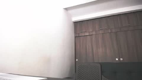 Juan Pablo-independent model online show from 04.10.26