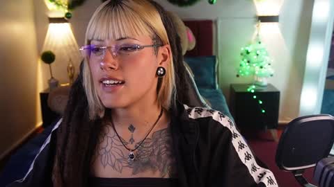 _sharlotte777 online show from 12.23.24