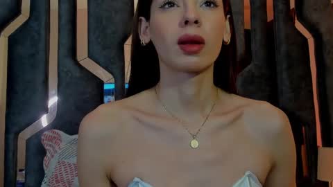 Snapshot of _silvia_vega_ chatting on 03.05.25 _silvia_vega_ online show from 03.05.25