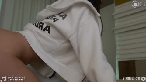 Snapshot of _sirine_ chatting on 12.21.24 Marinette online show from 12.21.24