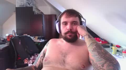 _smiley_bear27 online show from 09.30.25