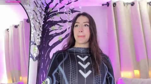    640  200   online show from 11.13.25