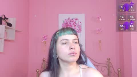 Snapshot of _sofia_smith1 chatting on 06.17.26 Sofia online show from 06.17.26