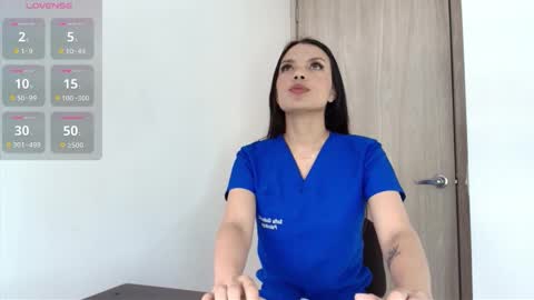 Snapshot of _sofiadeluxe_ chatting on 09.29.25 SOFIA DELUXE online show from 09.29.25