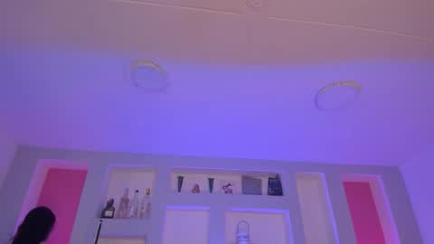 Snapshot of _sofiamiller chatting on 02.25.26 Sofia Miller online show from 02.25.26