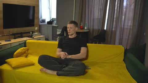 OLIVERpvt is open online show from 10.19.25