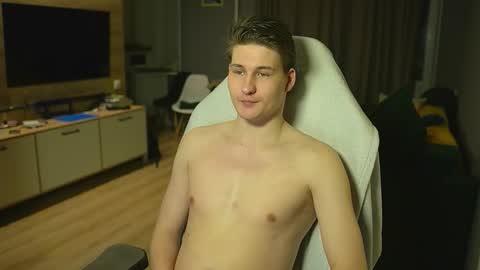 OLIVERpvt is open online show from 12.01.25