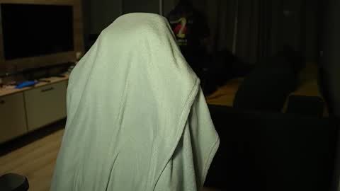 OLIVERpvt is open online show from 12.14.25