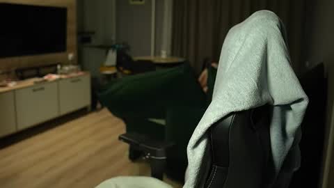 OLIVERpvt is open online show from 02.08.26