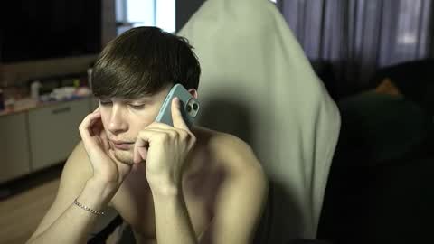 OLIVERpvt is open online show from 03.24.26