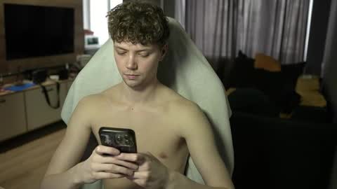 OLIVERpvt is open online show from 04.08.26