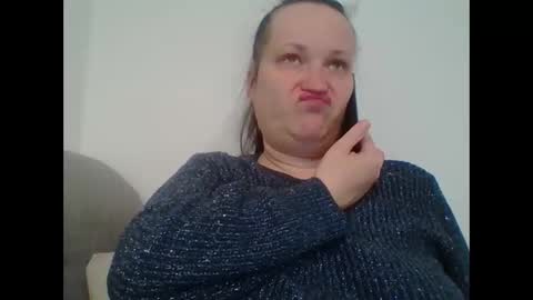 Snapshot of _squirty_pussyyy_ chatting on 12.17.24 Melisa online show from 12.17.24
