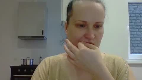 Snapshot of _squirty_pussyyy_ chatting on 01.11.25 Melisa online show from 01.11.25
