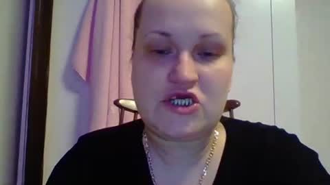 Snapshot of _squirty_pussyyy_ chatting on 02.21.25 Melisa online show from 02.21.25