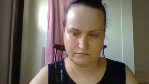Snapshot of _squirty_pussyyy_ chatting on 03.04.25 Melisa online show from 03.04.25