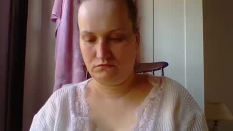 Snapshot of _squirty_pussyyy_ chatting on 03.09.25 Melisa online show from 03.09.25