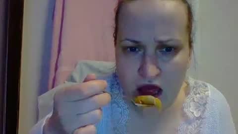 Snapshot of _squirty_pussyyy_ chatting on 03.09.25 Melisa online show from 03.09.25