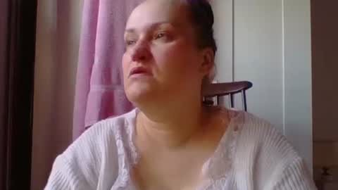 Snapshot of _squirty_pussyyy_ chatting on 03.10.25 Melisa online show from 03.10.25