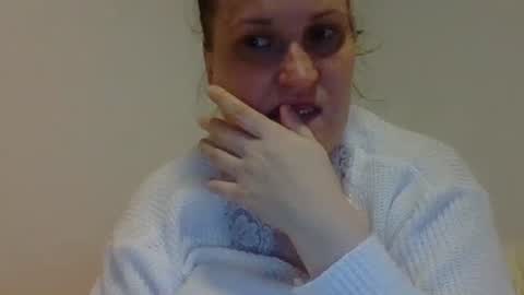 Snapshot of _squirty_pussyyy_ chatting on 03.10.25 Melisa online show from 03.10.25