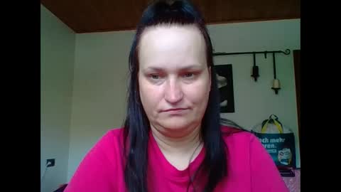 Snapshot of _squirty_pussyyy_ chatting on 09.20.25 Melisa online show from 09.20.25