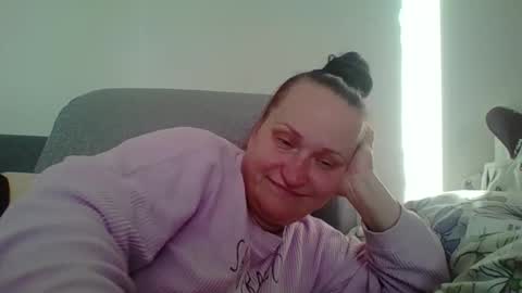 Snapshot of _squirty_pussyyy_ chatting on 10.08.25 Melisa online show from 10.08.25